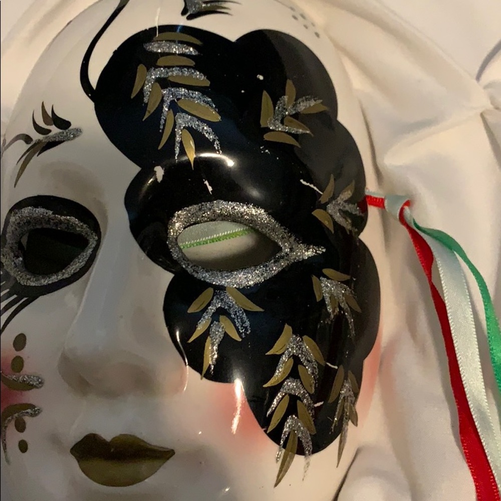 Handmade/Painted Ceramic Hanging Mask - Picture 4 of 6